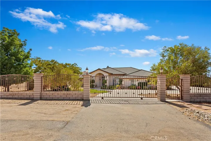 19507 Huasna Road, Apple Valley, California 92307