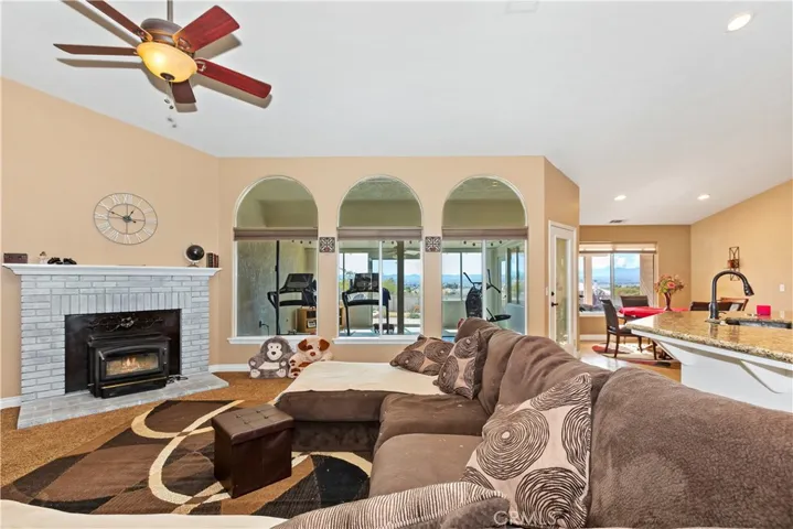 19507 Huasna Road, Apple Valley, California 92307