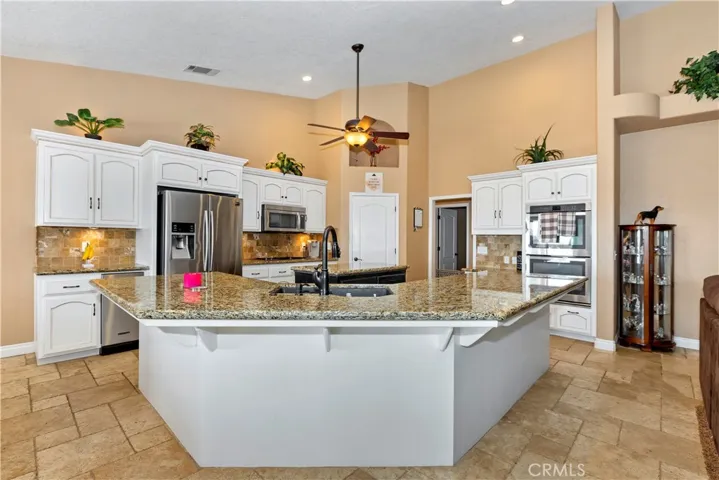 19507 Huasna Road, Apple Valley, California 92307