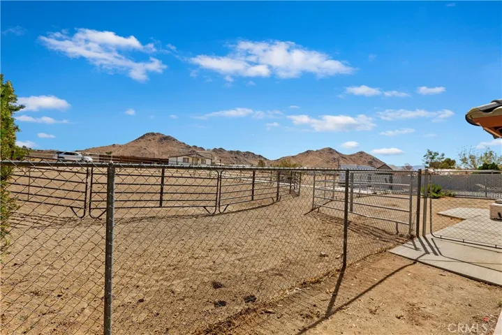 19507 Huasna Road, Apple Valley, California 92307