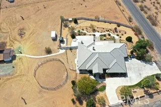 19507 Huasna Road, Apple Valley, California 92307
