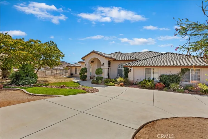 19507 Huasna Road, Apple Valley, California 92307