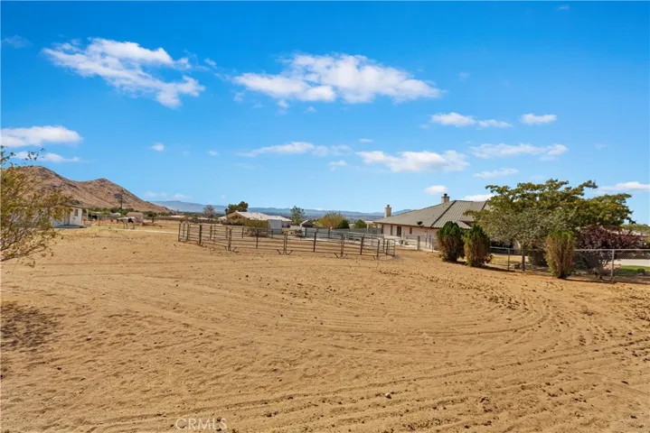 19507 Huasna Road, Apple Valley, California 92307