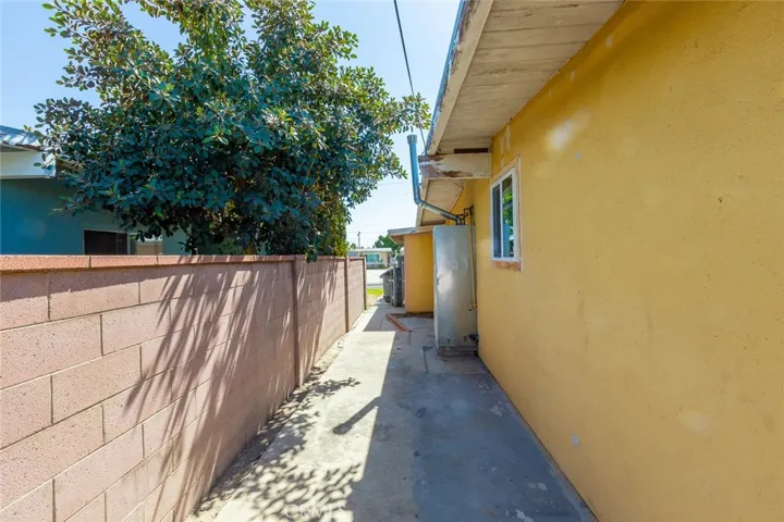 8209 Lemon Circle, Buena Park, California 90620