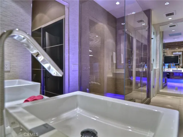 1169 Katella Street, Laguna Beach, California 92651