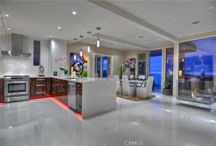 1169 Katella Street, Laguna Beach, California 92651