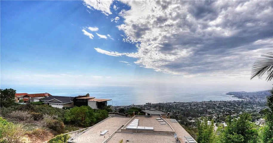 1169 Katella Street, Laguna Beach, California 92651