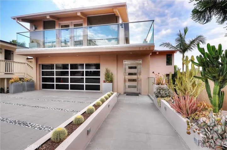 1169 Katella Street, Laguna Beach, California 92651