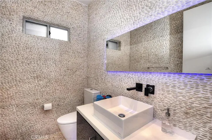 1169 Katella Street, Laguna Beach, California 92651