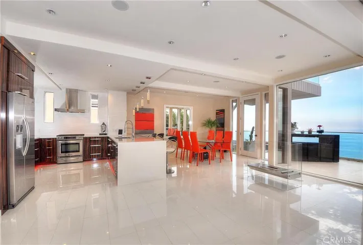 1169 Katella Street, Laguna Beach, California 92651