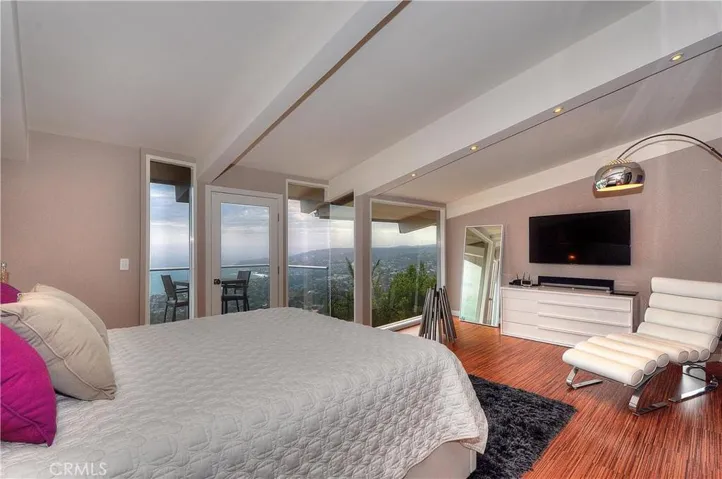 1169 Katella Street, Laguna Beach, California 92651