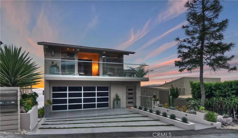 1169 Katella Street, Laguna Beach, California 92651