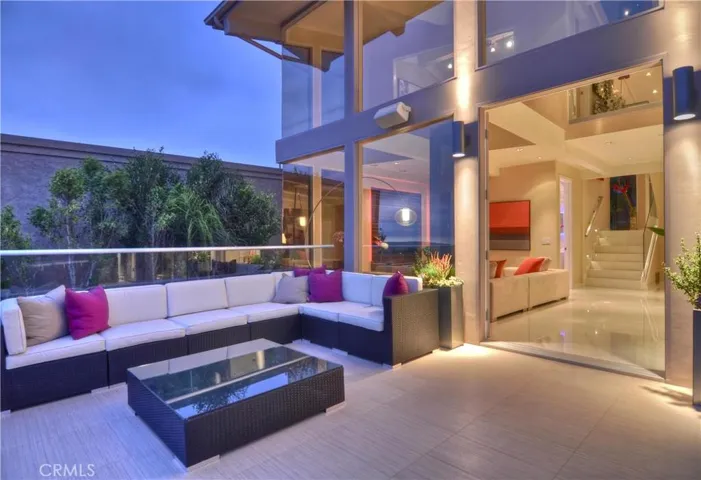 1169 Katella Street, Laguna Beach, California 92651
