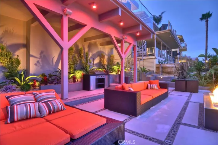 1169 Katella Street, Laguna Beach, California 92651