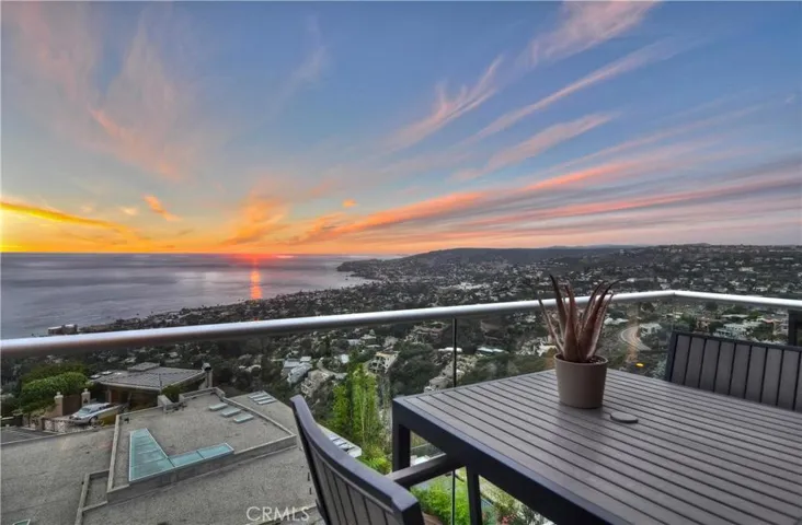 1169 Katella Street, Laguna Beach, California 92651