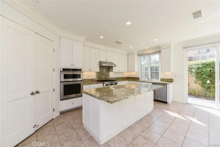 116 Summer Lilac, Irvine, California 92620