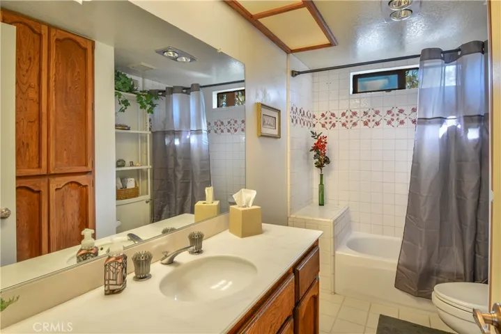 27981 St Bernard Lane, Lake Arrowhead, California 92352
