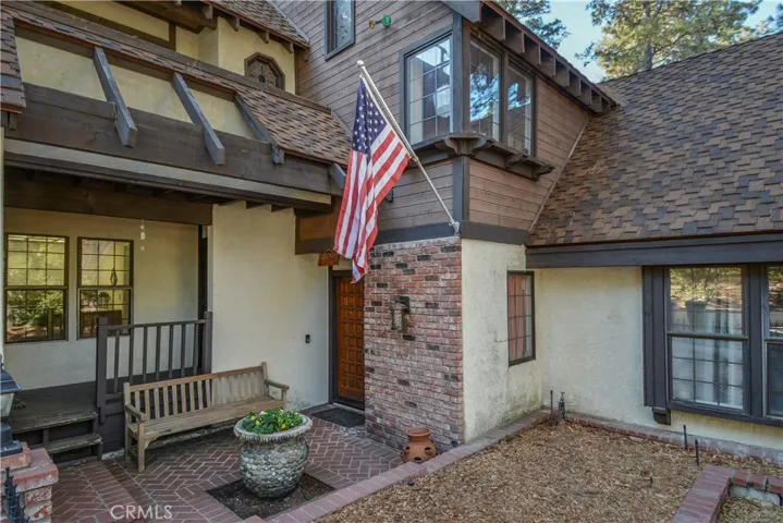 27981 St Bernard Lane, Lake Arrowhead, California 92352