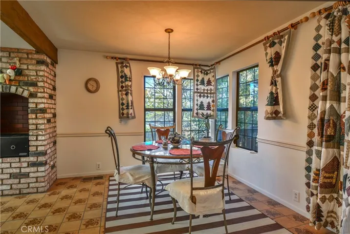 27981 St Bernard Lane, Lake Arrowhead, California 92352