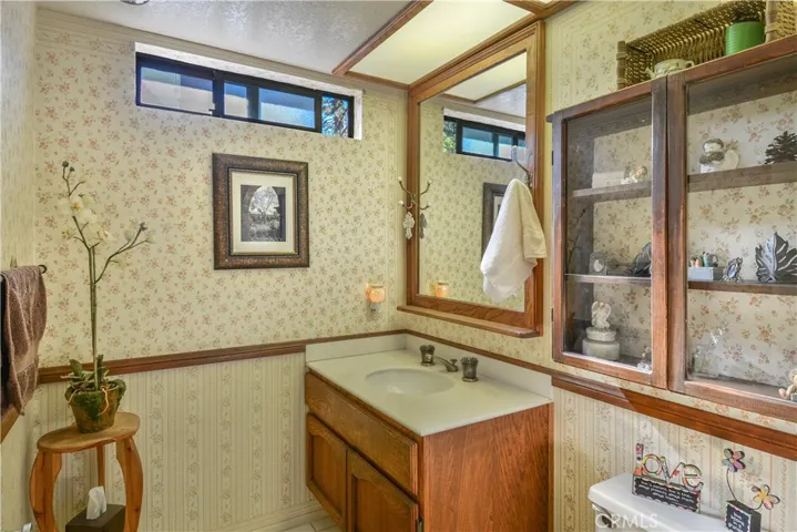 27981 St Bernard Lane, Lake Arrowhead, California 92352