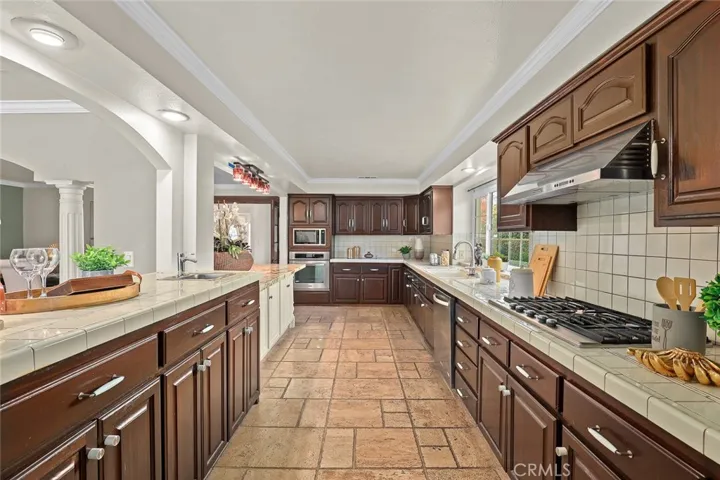 1010 E Camino Real Avenue, Arcadia, California 91006