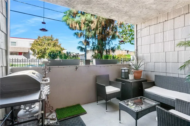 18316 Hatteras Street 5, Tarzana, California 91356