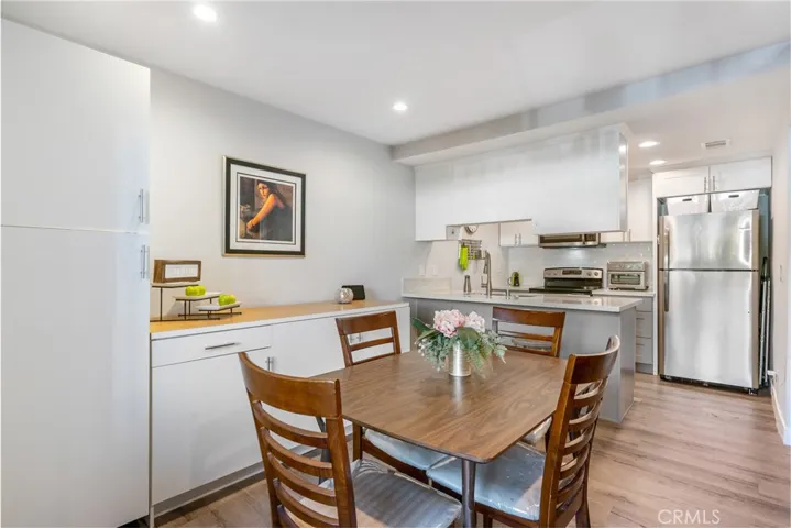 18316 Hatteras Street 5, Tarzana, California 91356