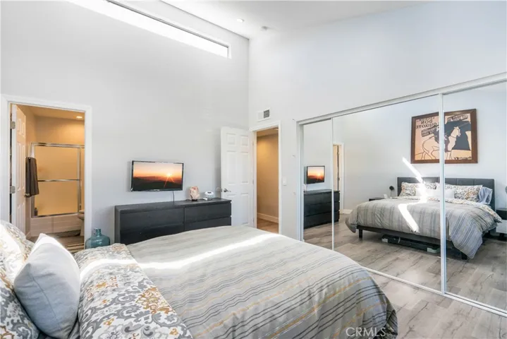 18316 Hatteras Street 5, Tarzana, California 91356
