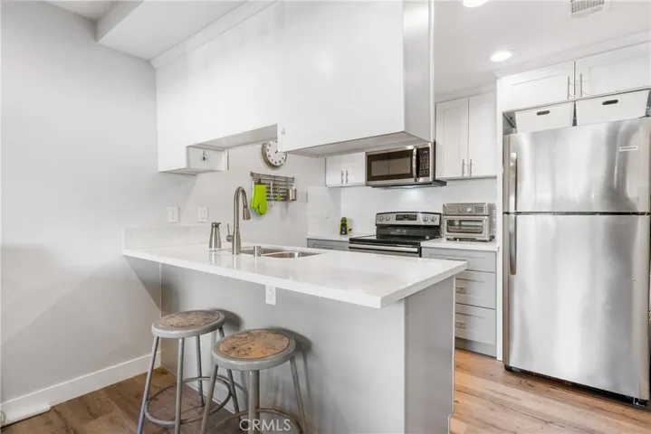 18316 Hatteras Street 5, Tarzana, California 91356