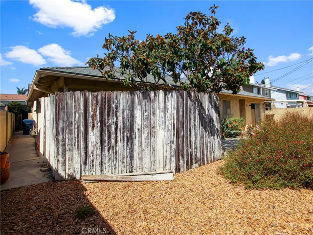 16342 Gentry Lane, Huntington Beach, California 92647