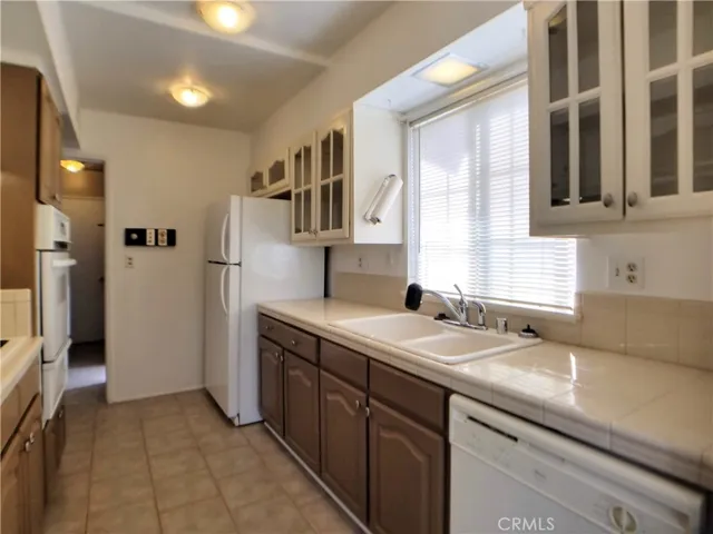 21807 Lostine Avenue, Carson, California 90745