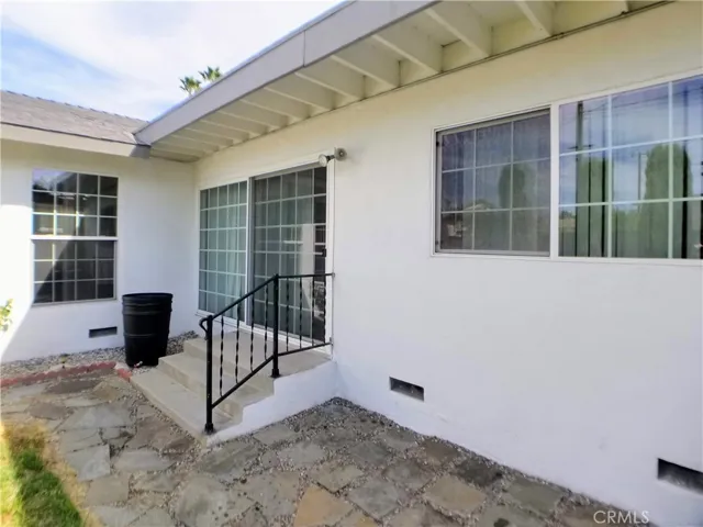 21807 Lostine Avenue, Carson, California 90745