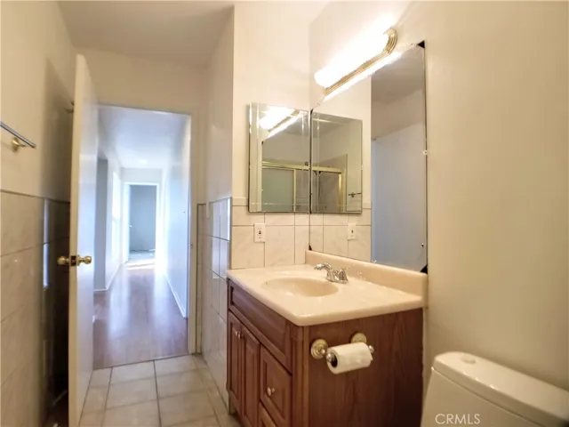 21807 Lostine Avenue, Carson, California 90745