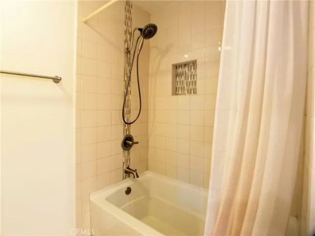 21807 Lostine Avenue, Carson, California 90745