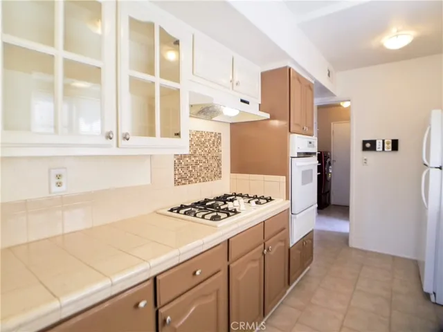 21807 Lostine Avenue, Carson, California 90745