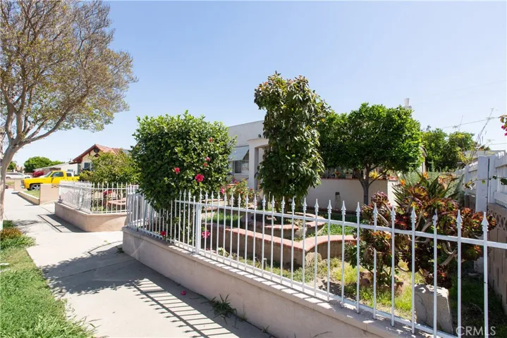 2039 S Hickory Street, Santa Ana, California 92707
