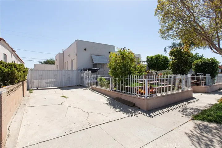 2039 S Hickory Street, Santa Ana, California 92707