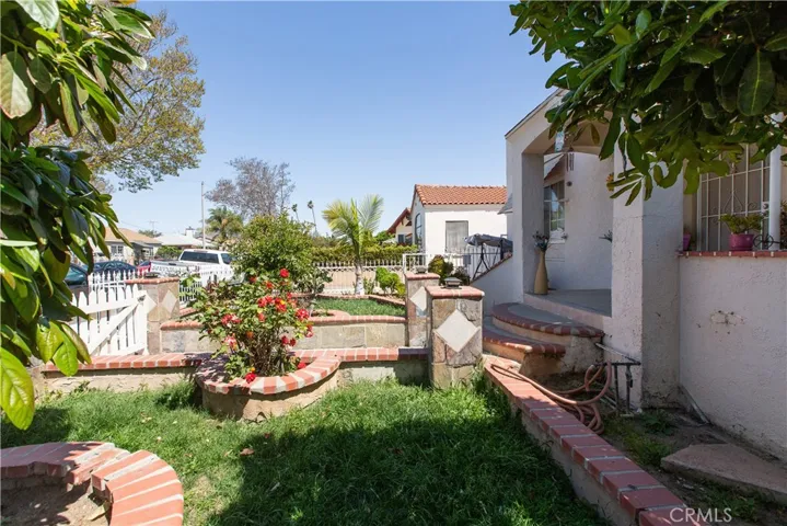 2039 S Hickory Street, Santa Ana, California 92707