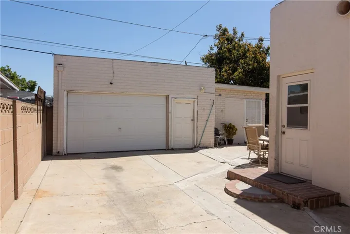 2039 S Hickory Street, Santa Ana, California 92707