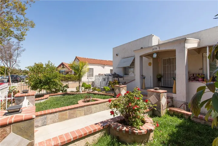 2039 S Hickory Street, Santa Ana, California 92707