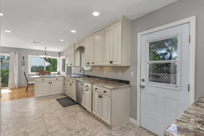 2331 Dunstan St, Oceanside, California 92054