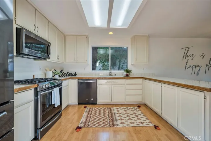 19606 Mountain Meadow S, Hidden Valley Lake, California 95467