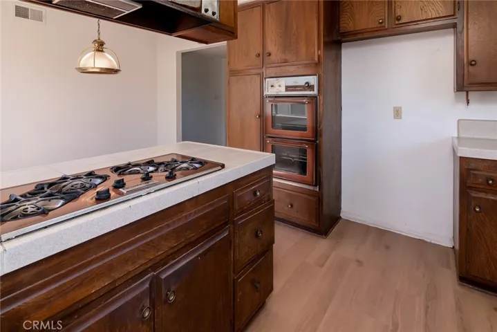 18207 Manhattan Place, Torrance, California 90504