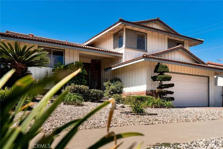 18207 Manhattan Place, Torrance, California 90504