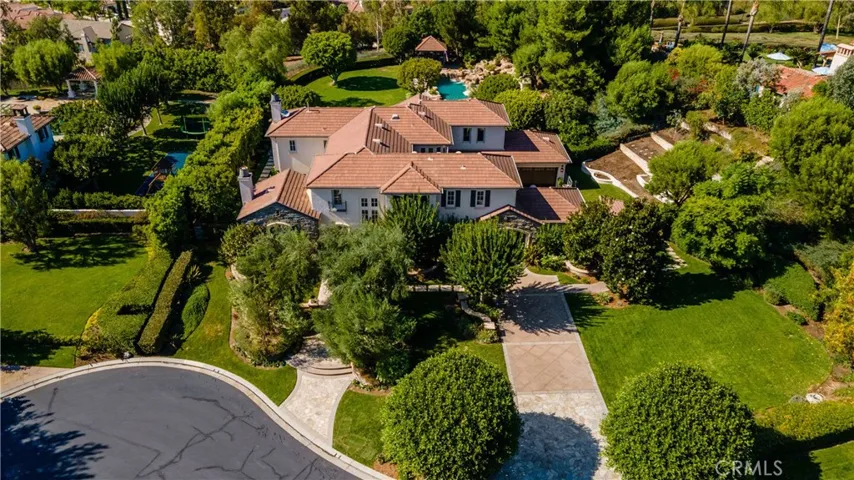 11745 Riehl Avenue on approx. 1 Acre Lot
5 Bedrooms & 6 Bathroom & 5 Car Garage  Sq. Ft. 5400