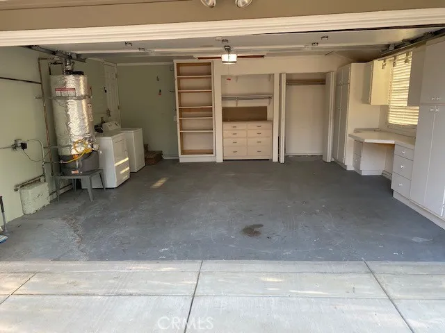 Garage/Laundry