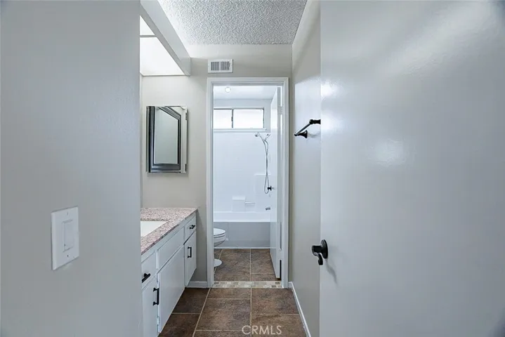 938 N Elmwood Avenue, Rialto, California 92376