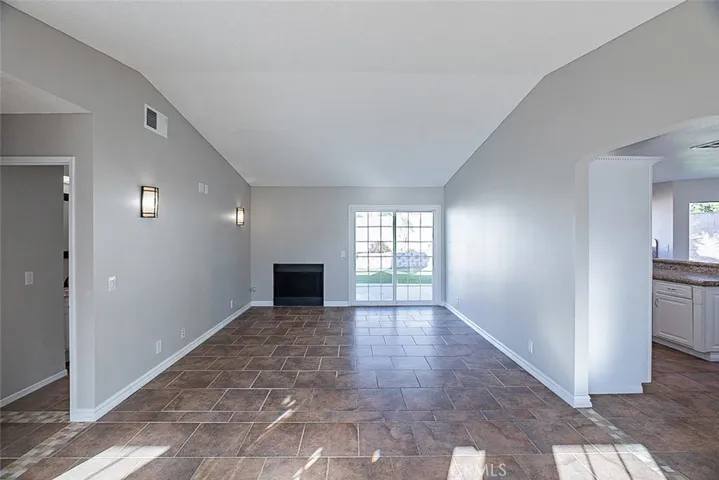 938 N Elmwood Avenue, Rialto, California 92376
