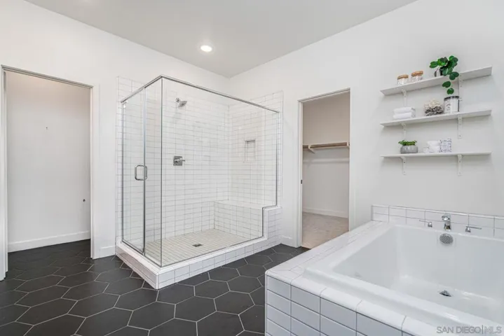 8898 Trailridge Avenue, Santee, California 92071