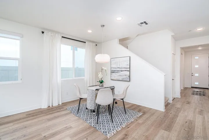 8898 Trailridge Avenue, Santee, California 92071